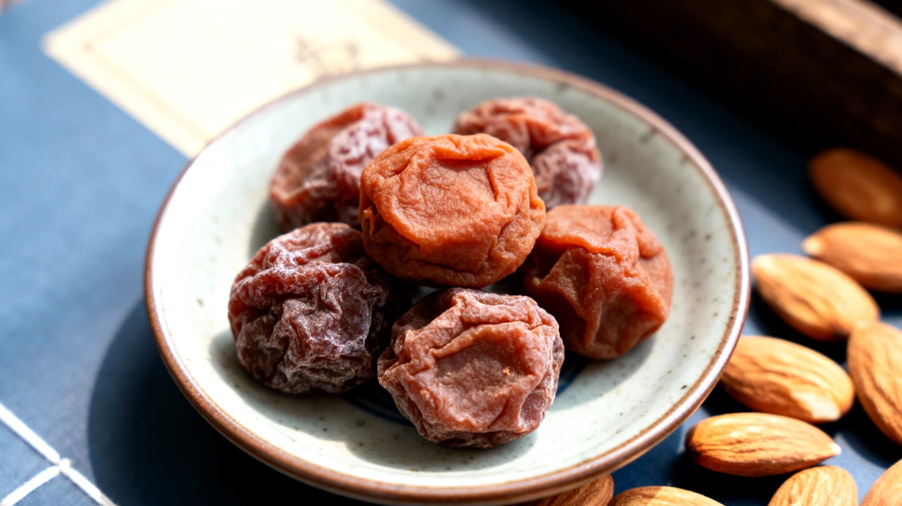 Prugne secche umeboshi con mandorle attivate"